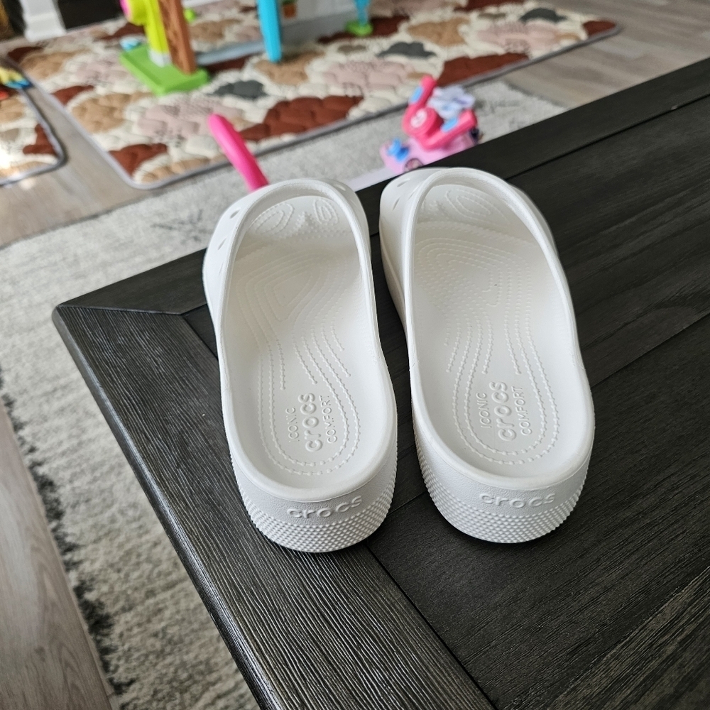 Crocs Classic Platform Slide - Picture 6 of 8